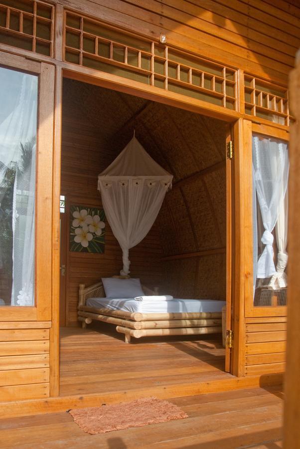 Jepun Bungalows Gili Meno Exterior photo