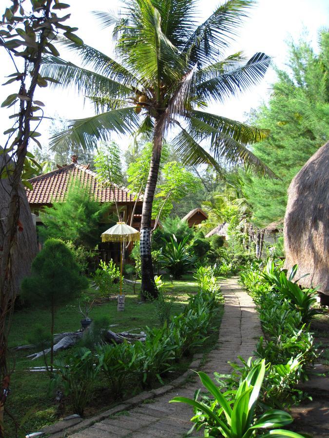 Jepun Bungalows Gili Meno Exterior photo