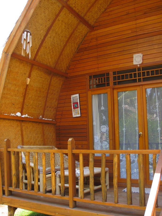 Jepun Bungalows Gili Meno Exterior photo