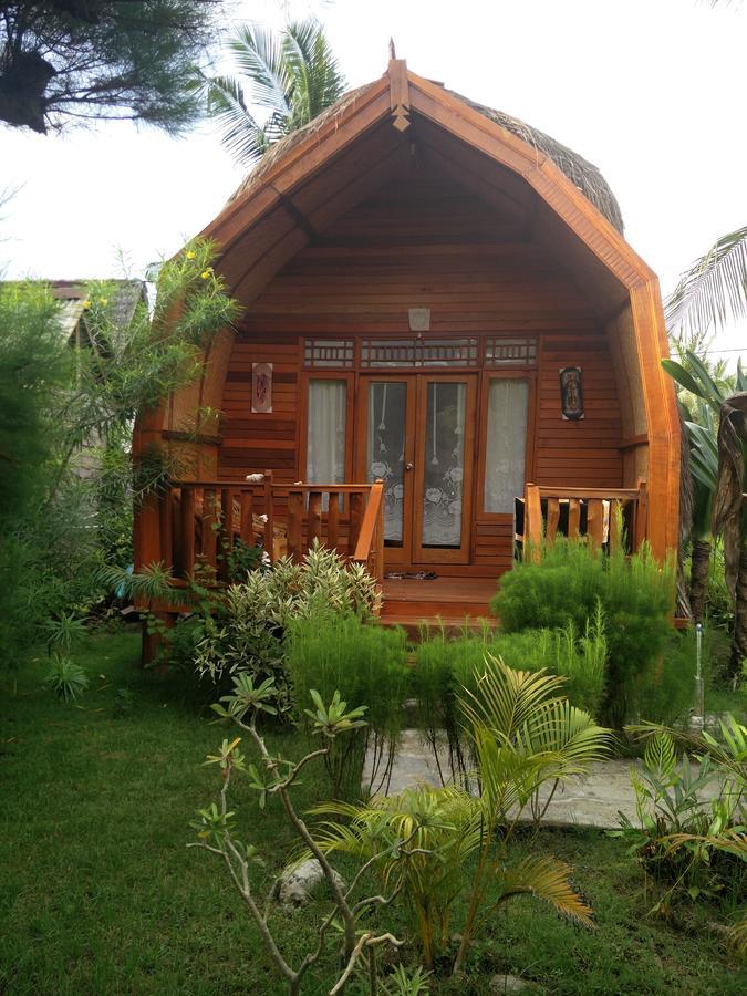 Jepun Bungalows Gili Meno Exterior photo