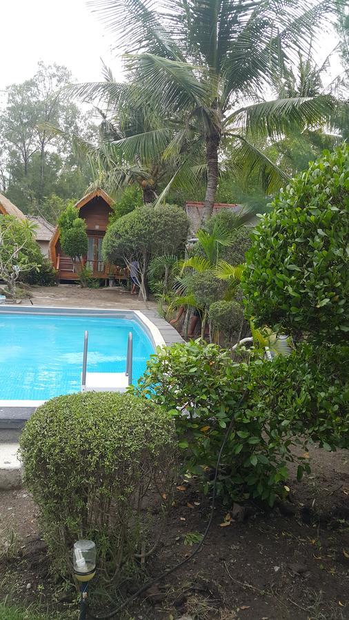 Jepun Bungalows Gili Meno Exterior photo