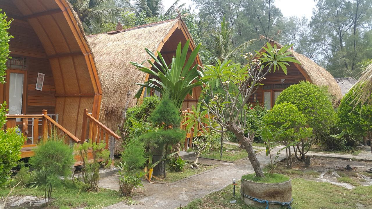 Jepun Bungalows Gili Meno Exterior photo