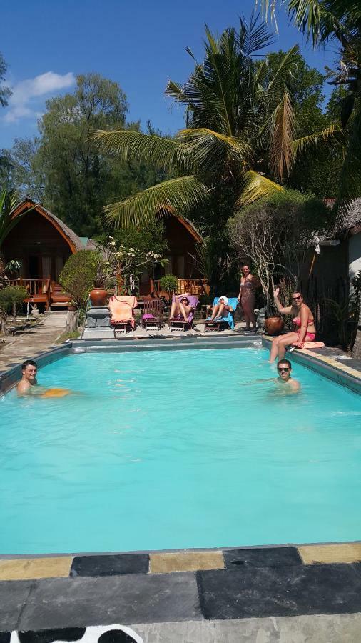 Jepun Bungalows Gili Meno Exterior photo